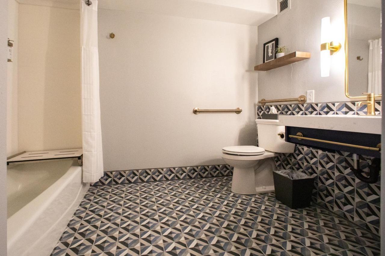 Hotel Denim Greensboro Ngoại thất bức ảnh