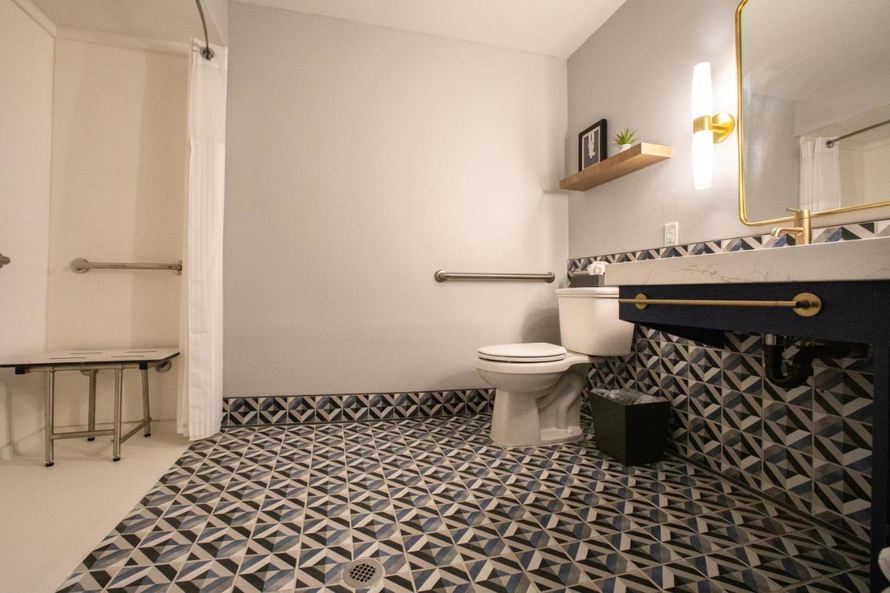 Hotel Denim Greensboro Ngoại thất bức ảnh